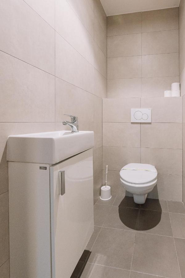 Skau Dunajska 58A Apt3 Apartment บราติสลาวา ภายนอก รูปภาพ