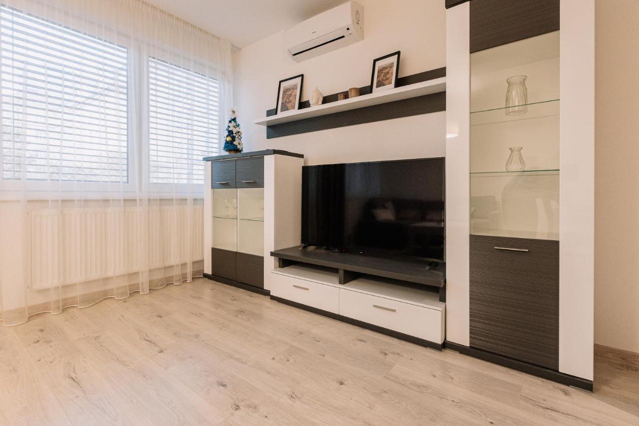 Skau Dunajska 58A Apt3 Apartment บราติสลาวา ภายนอก รูปภาพ