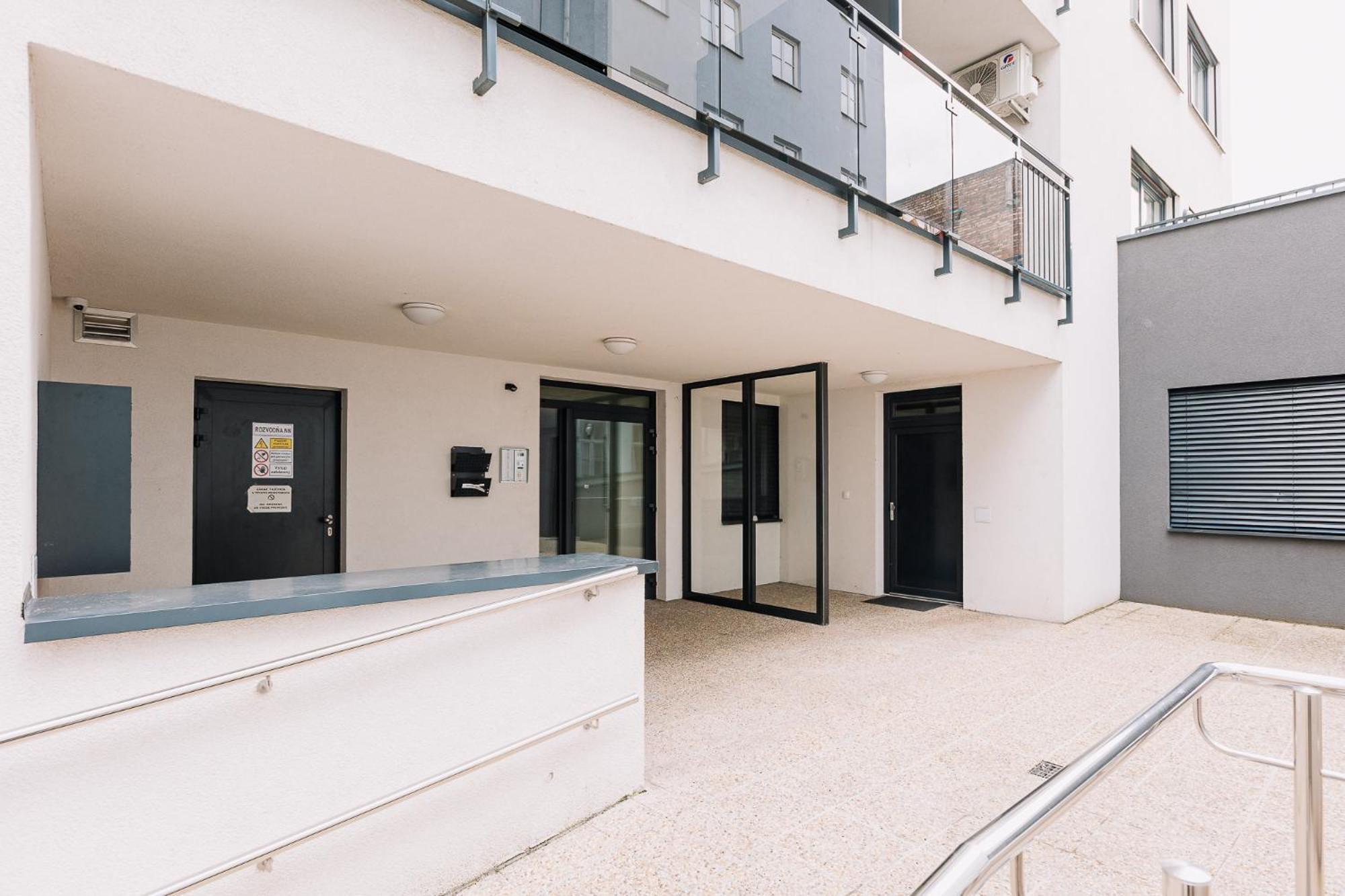 Skau Dunajska 58A Apt3 Apartment บราติสลาวา ภายนอก รูปภาพ